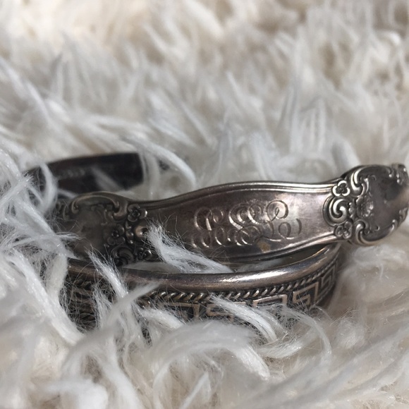 Twisted cable silver tone rhinestone bracelet cuff - Picture 4 of 8